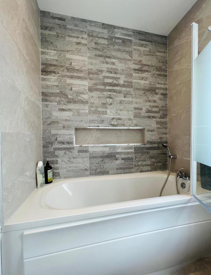 Gems In Ratoath Villa Buitenkant foto